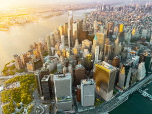 Horizonte do centro de Manhattan - Battery Park - Wall Street - iStock.com|Nafiz Rahat