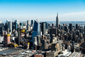 Manhattan Skyline - midtown - Empire State Building - iStock.com|Hammarby Studios