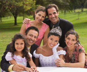 Quinceanera - family - Canva